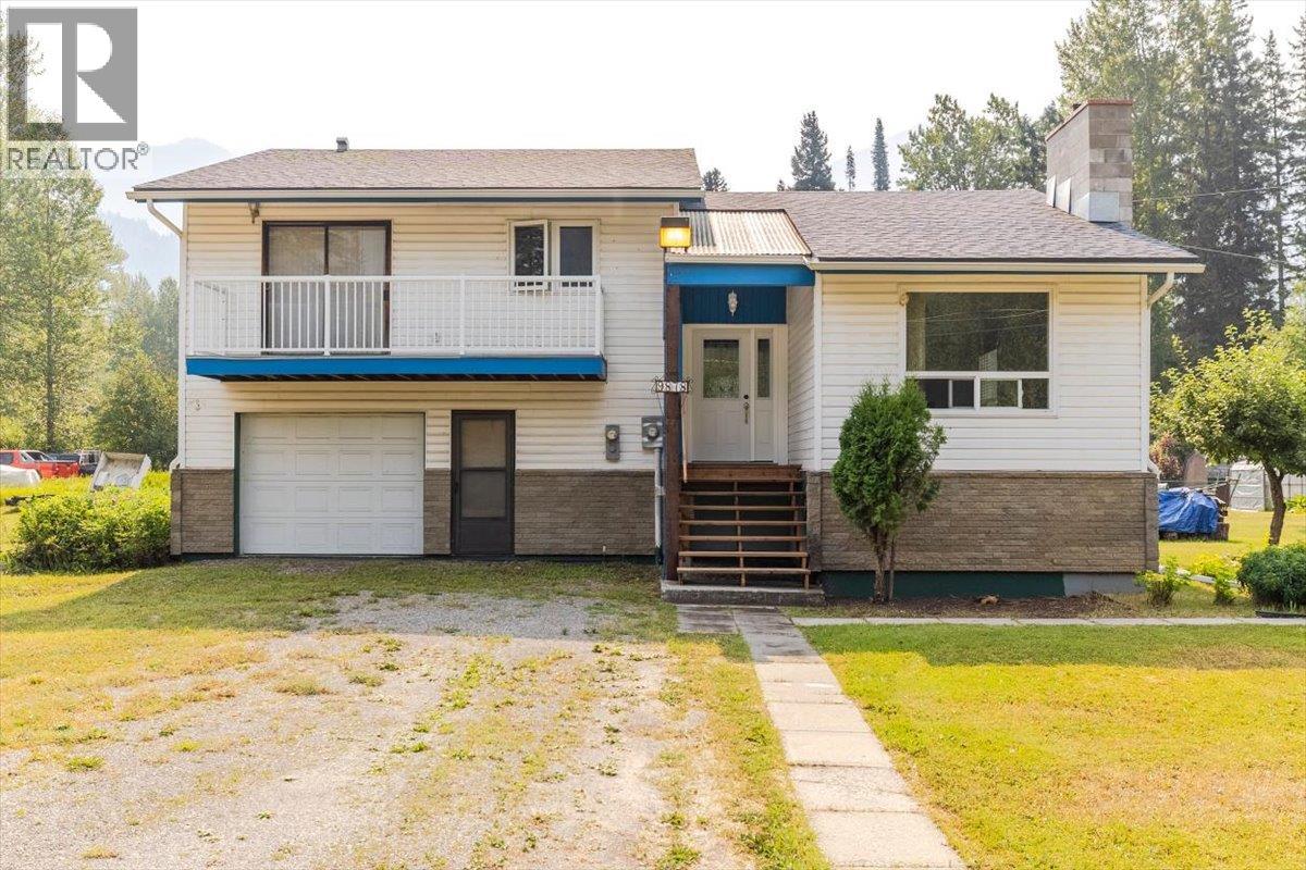 9878 Victoria Street Property Photo 6