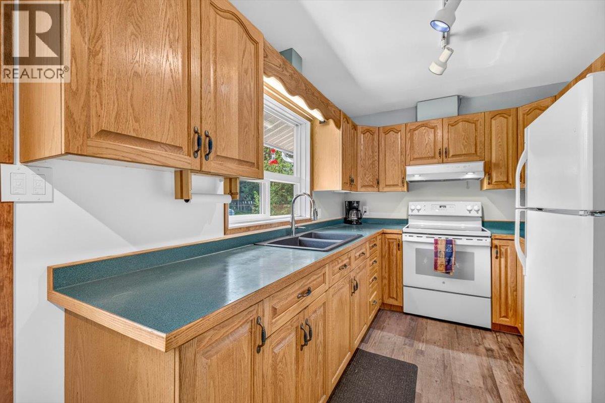 9878 Victoria Street Property Photo 16
