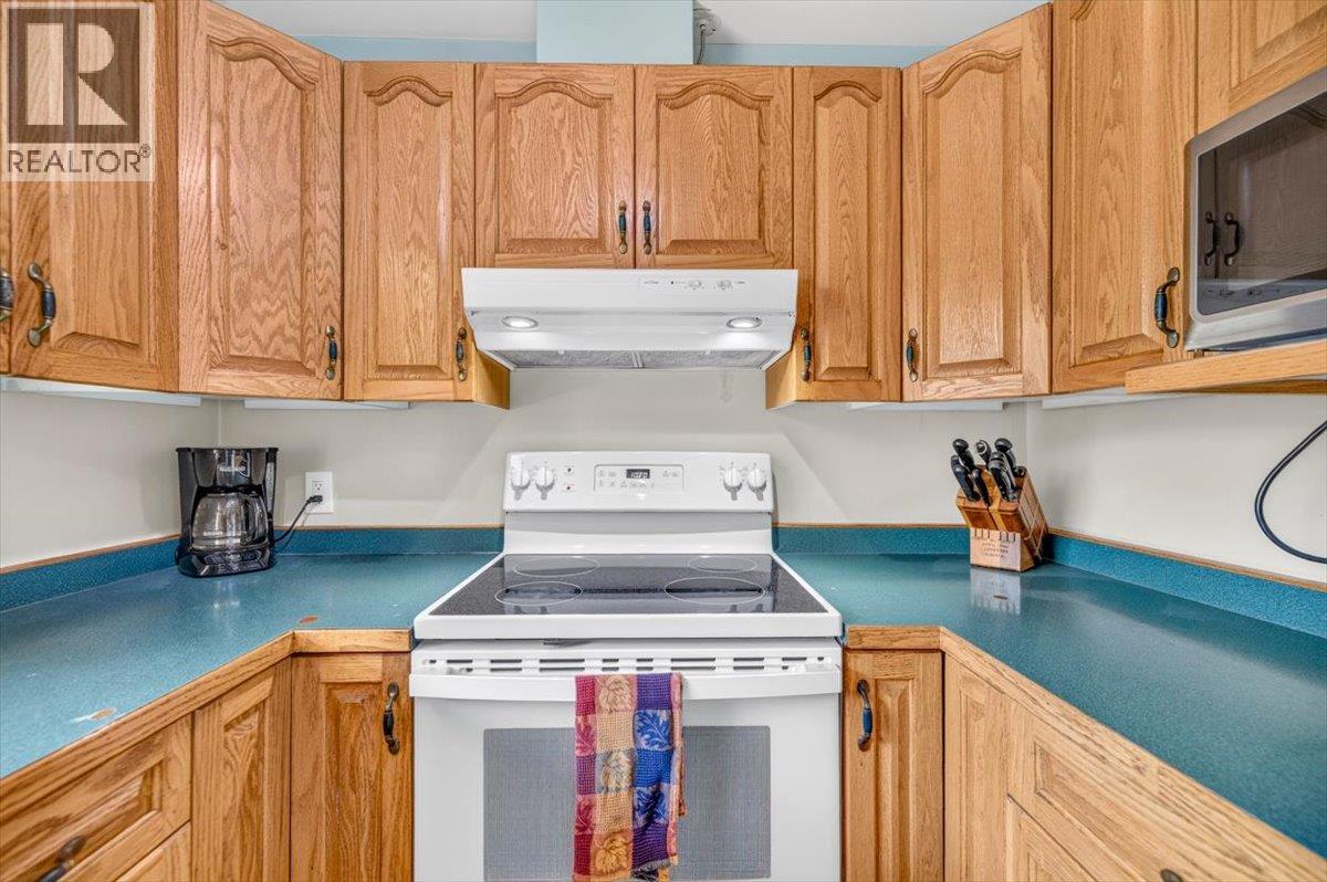 9878 Victoria Street Property Photo 18