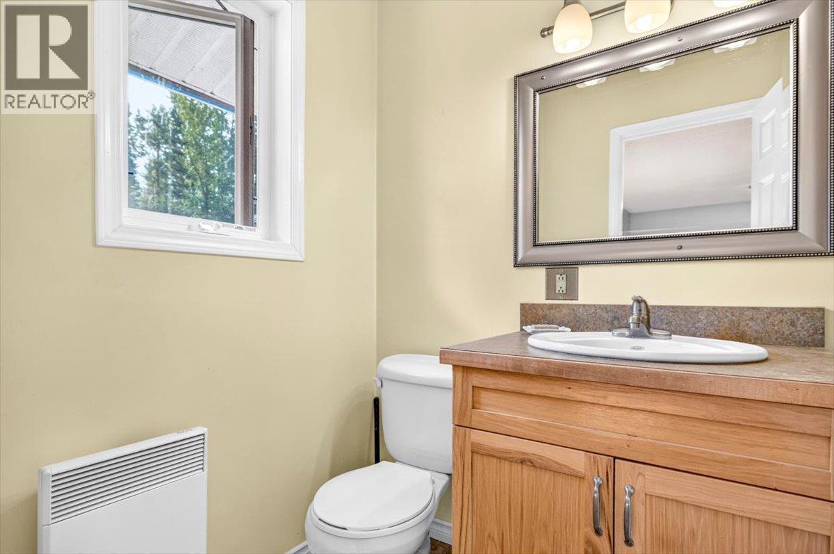 9878 Victoria Street Property Photo 31