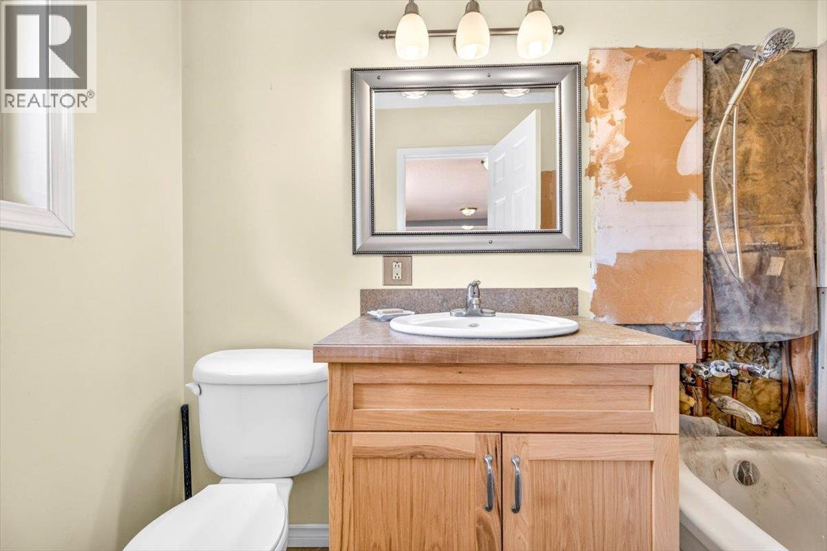 9878 Victoria Street Property Photo 32