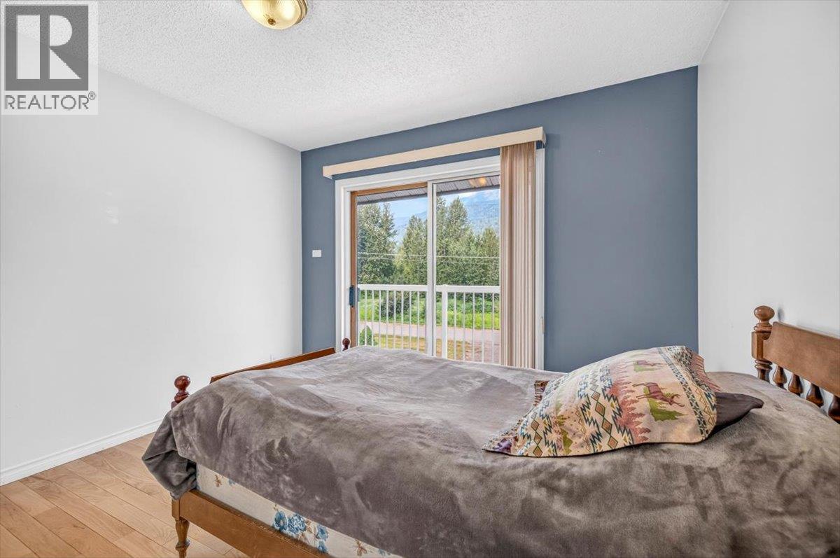 9878 Victoria Street Property Photo 35