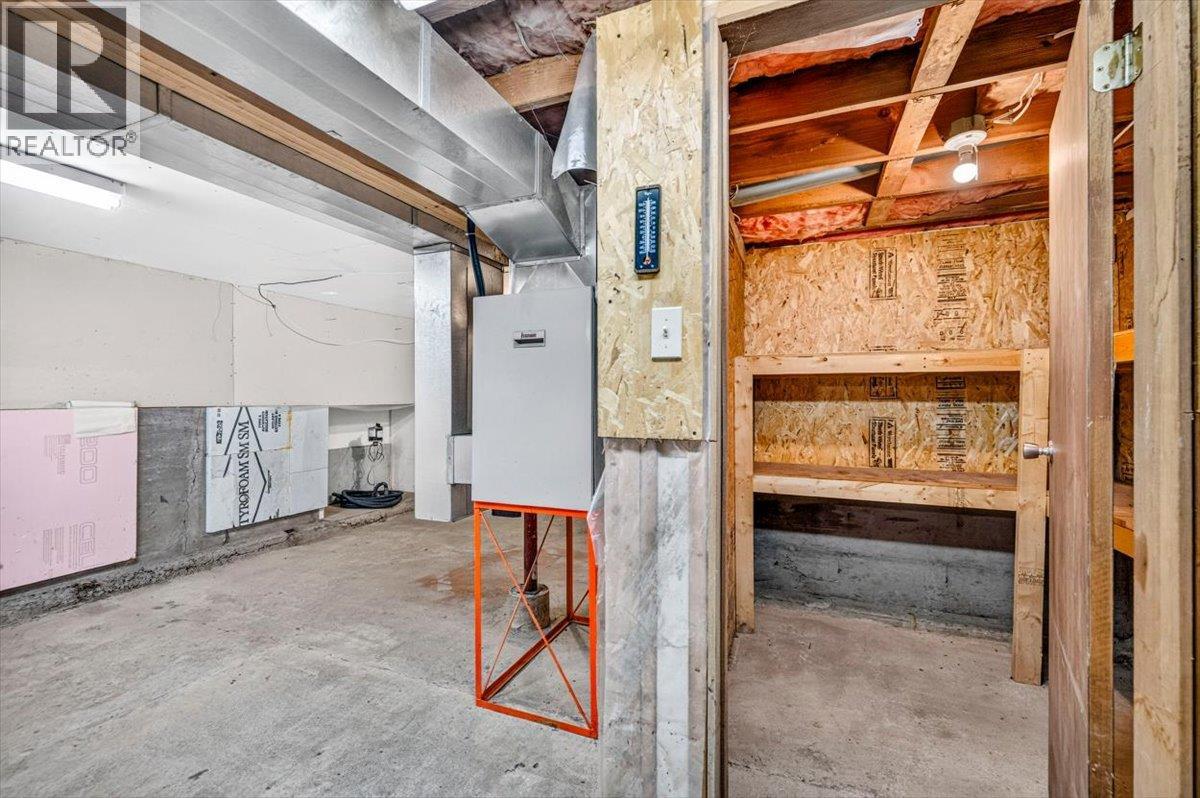 9878 Victoria Street Property Photo 49
