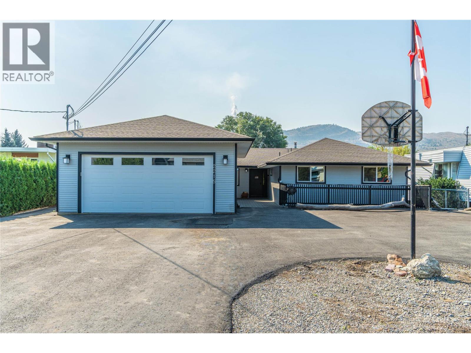 2215 BARBARA Avenue Property Photo 1