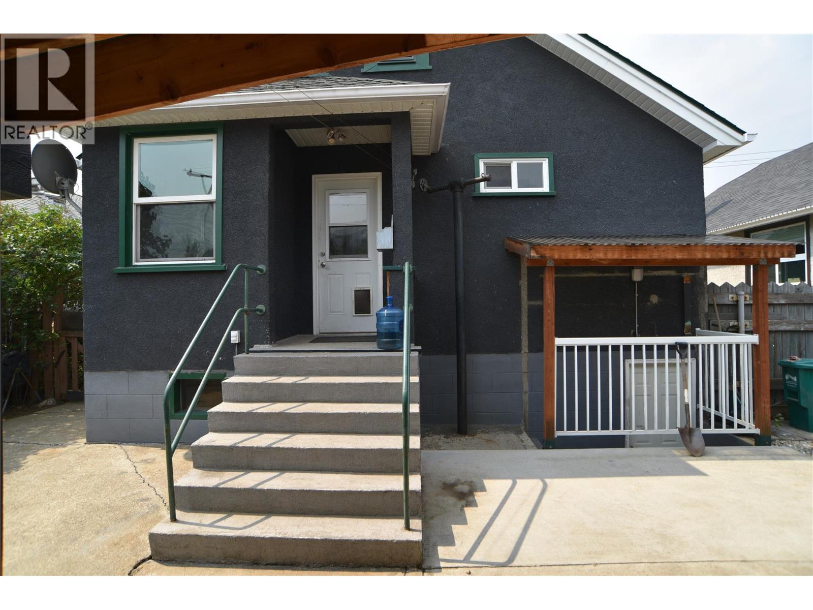 1531 Fourth Avenue Property Photo 3