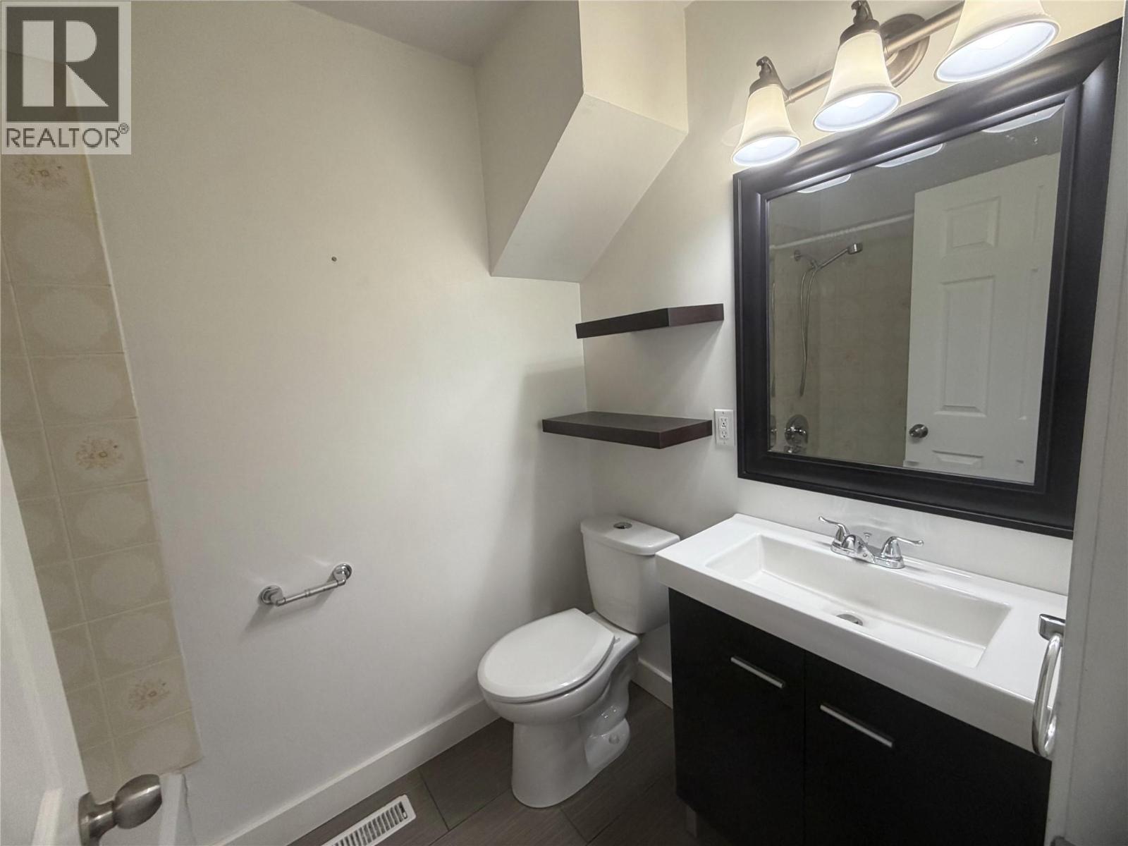 3155 Gordon Drive Unit# 304 Property Photo 11