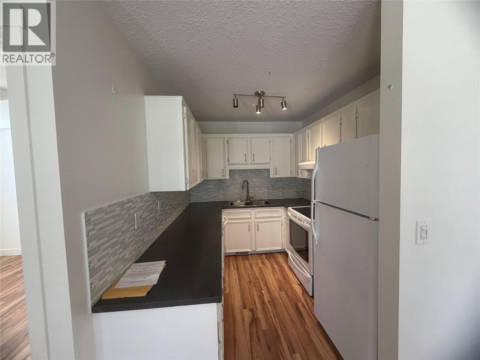 3155 Gordon Drive Unit# 304 Property Photo 13