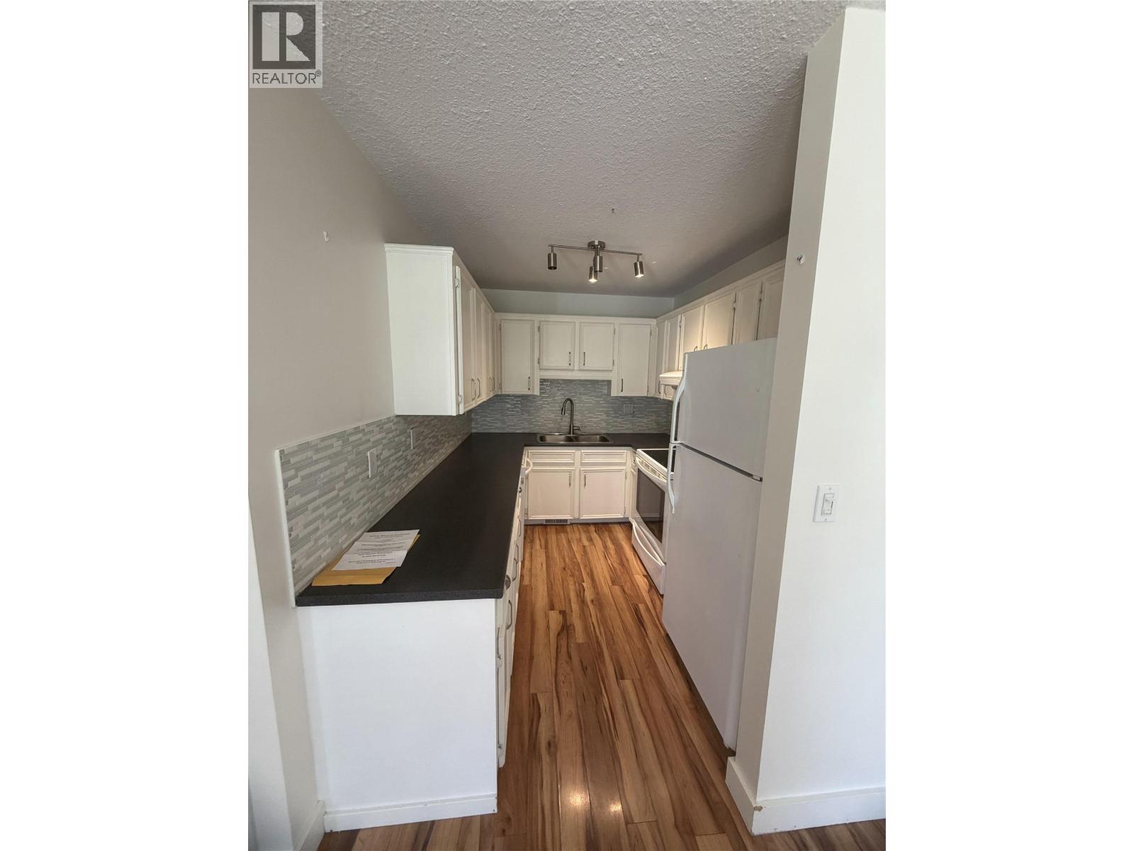 3155 Gordon Drive Unit# 304 Property Photo 14
