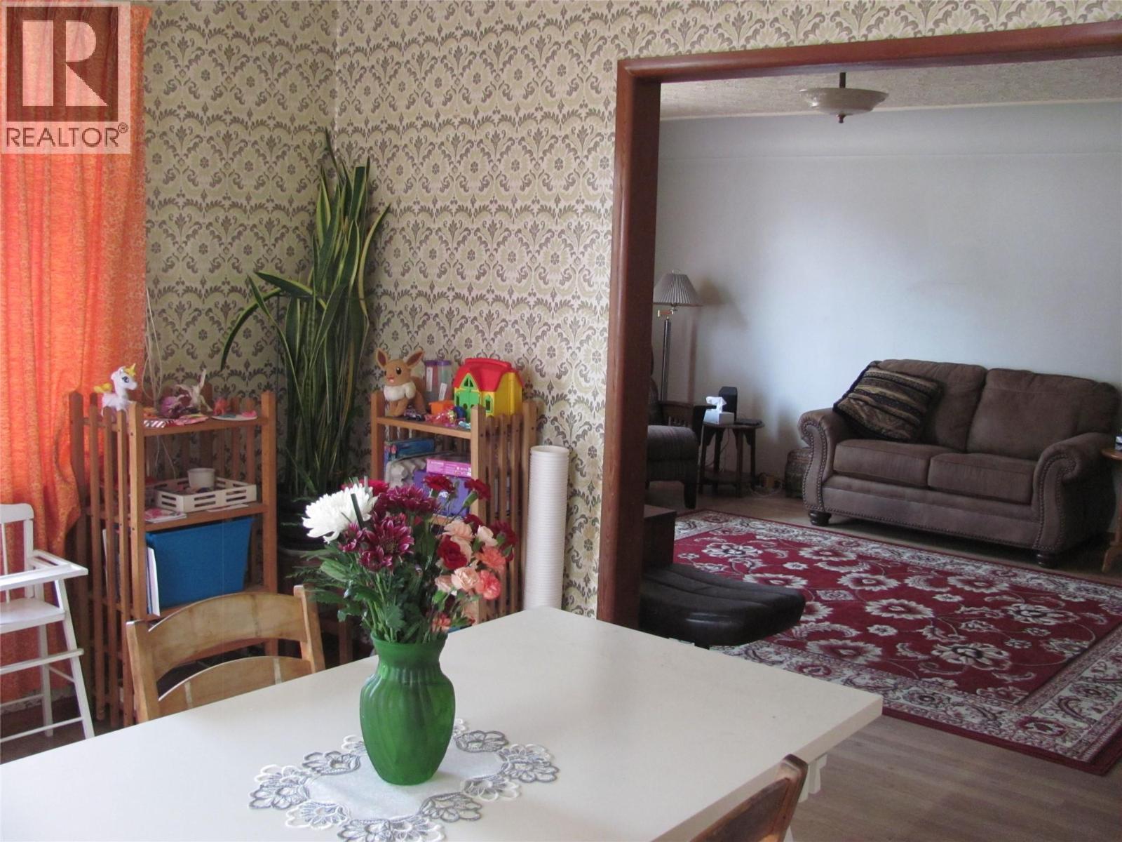 4309 22 Street Property Photo 7