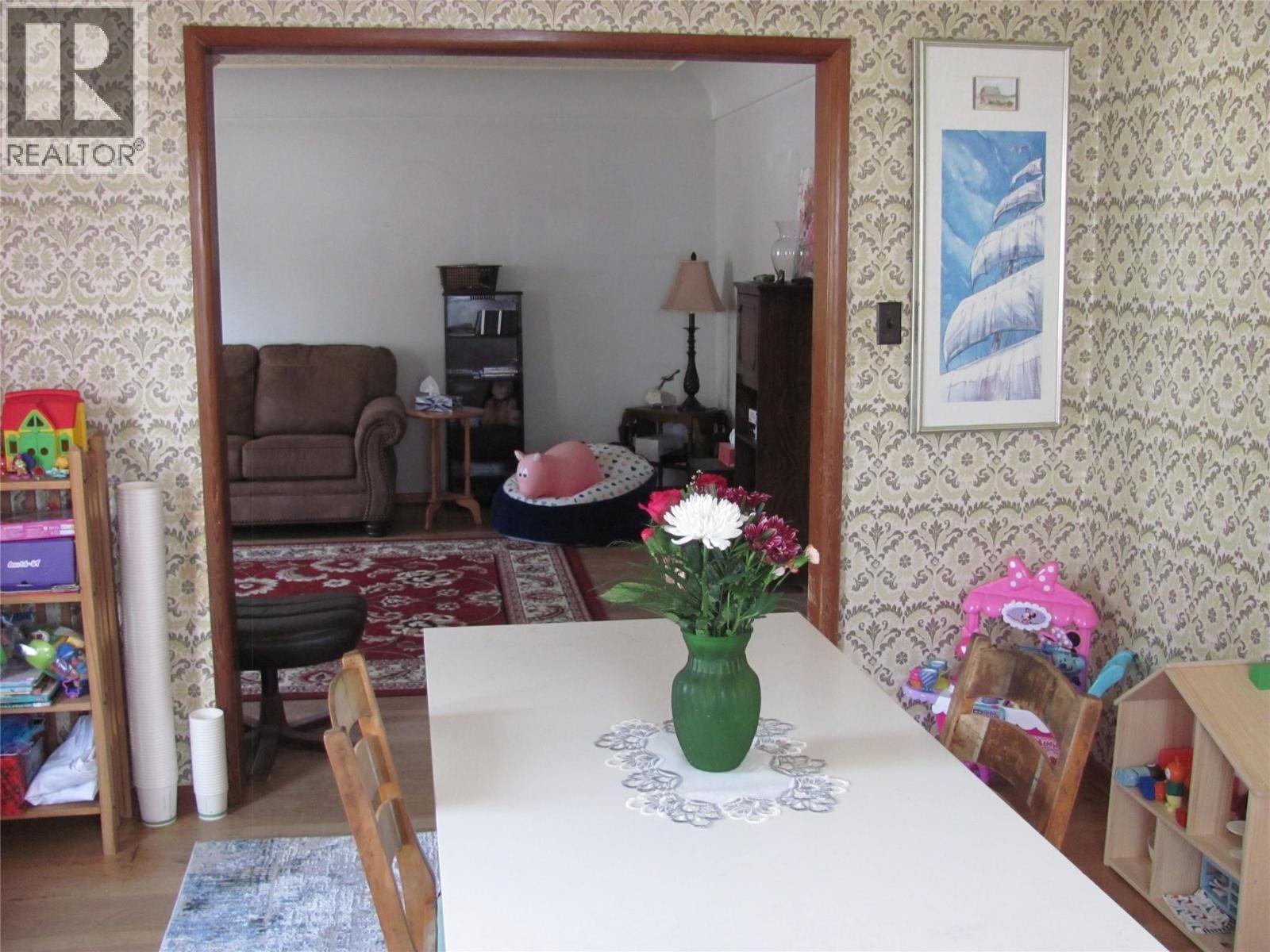 4309 22 Street Property Photo 9
