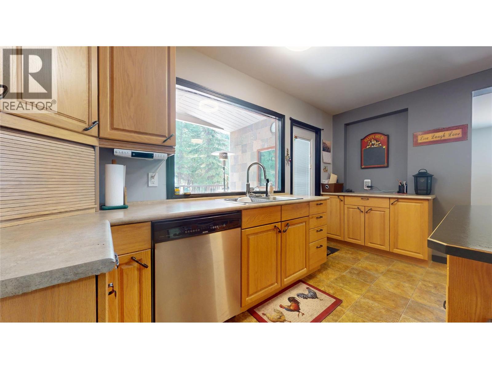 897 Silver Creek Road Property Photo 10