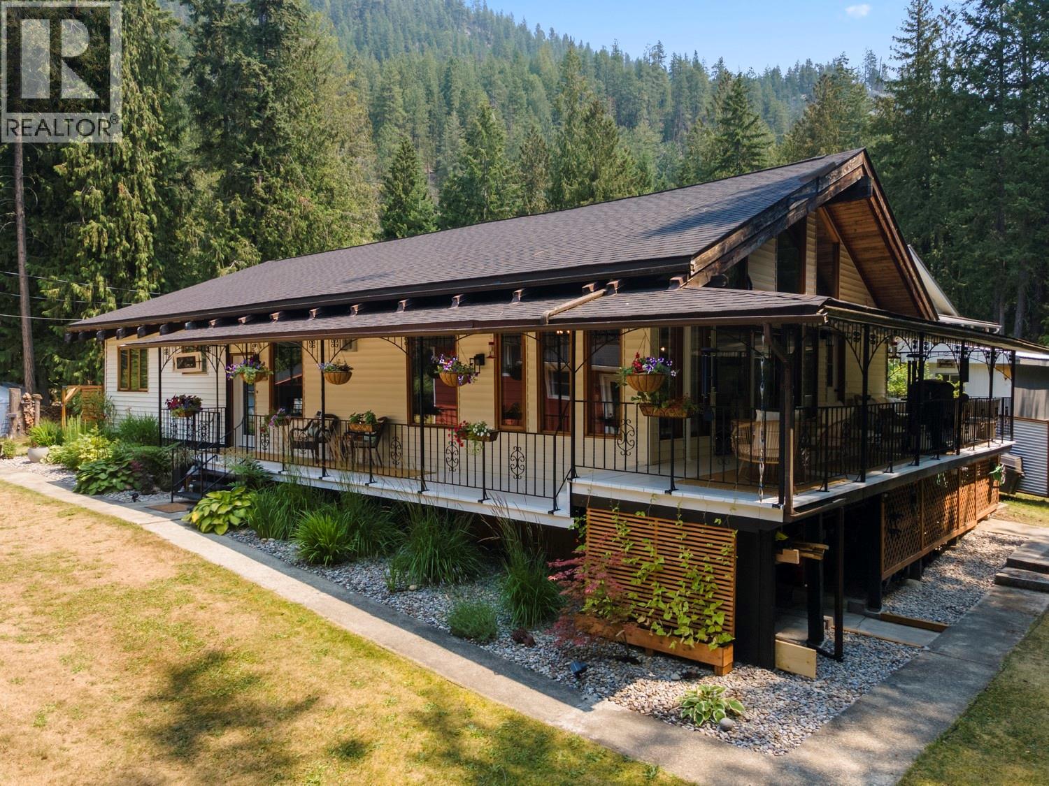 10215 Twin Bays Road Property Photo 1