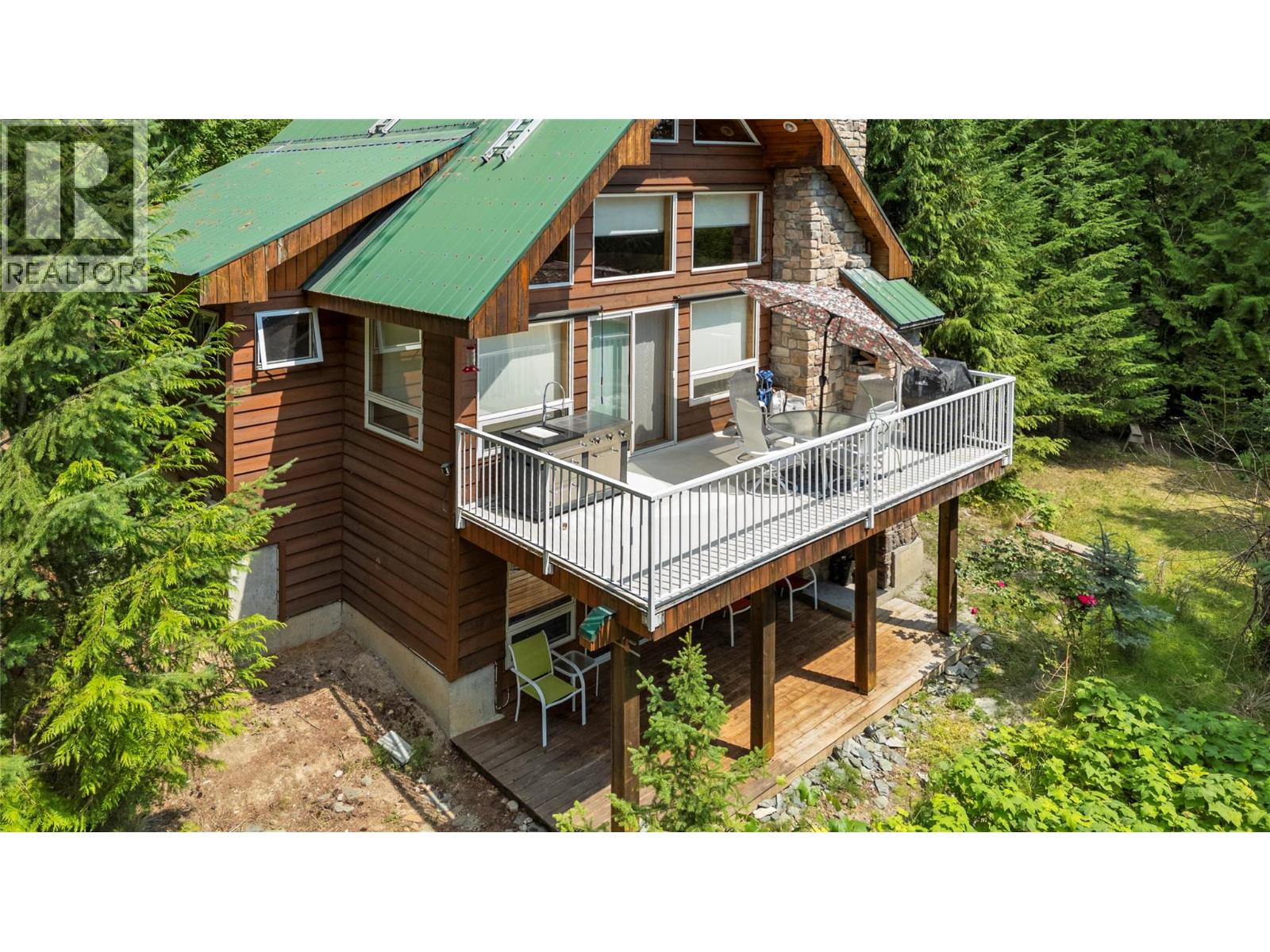 7621 Hudson Road Property Photo 1