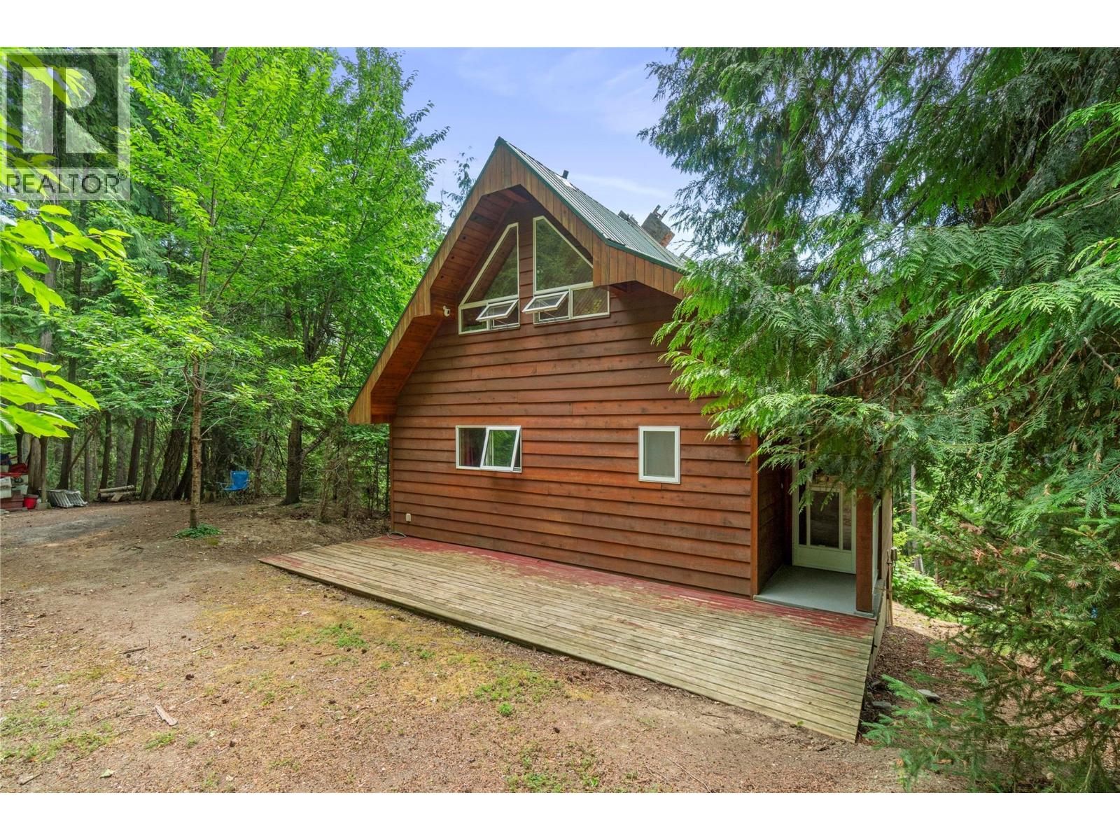 7621 Hudson Road Property Photo 3