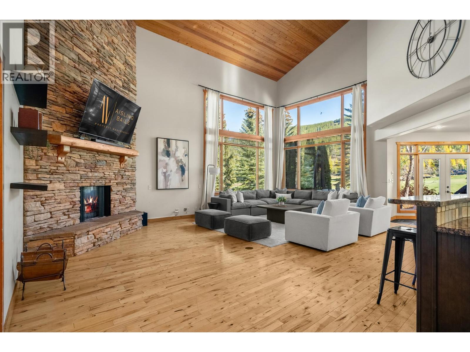 1802 Greywolf Drive Property Photo 3
