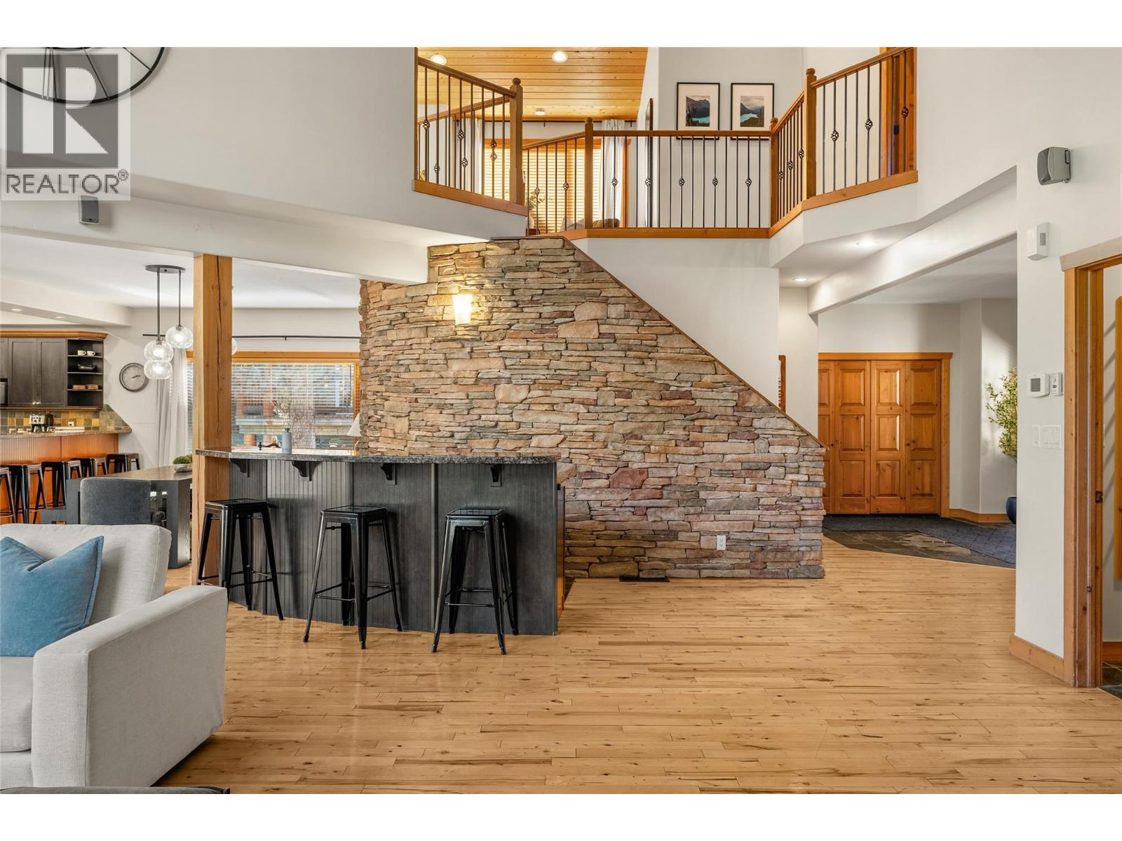 1802 Greywolf Drive Property Photo 8