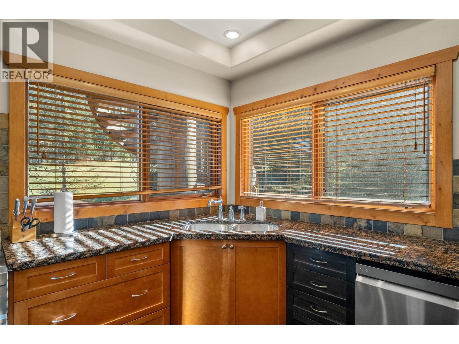 1802 Greywolf Drive Property Photo 13