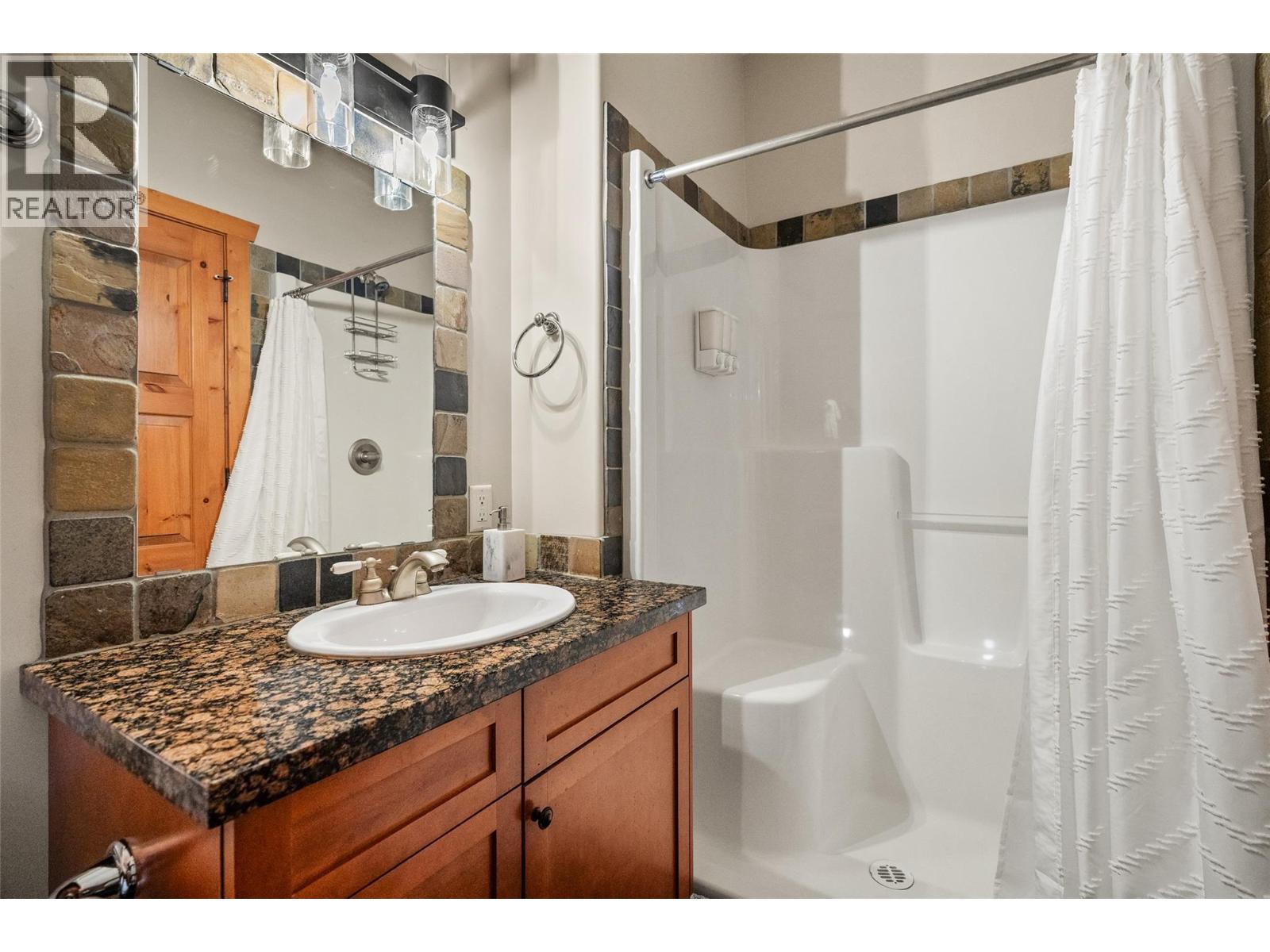 1802 Greywolf Drive Property Photo 20