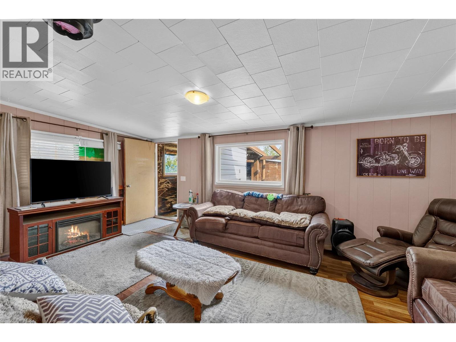 443 Morgan Avenue Property Photo 8