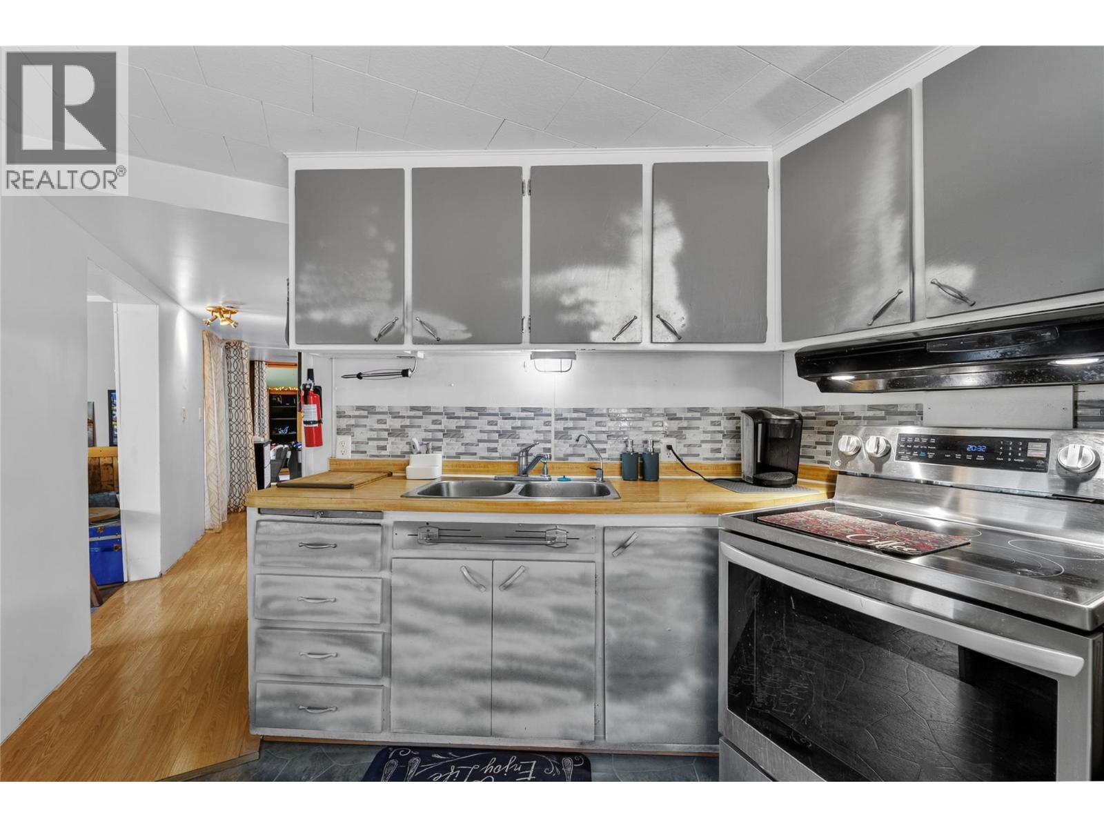 443 Morgan Avenue Property Photo 10