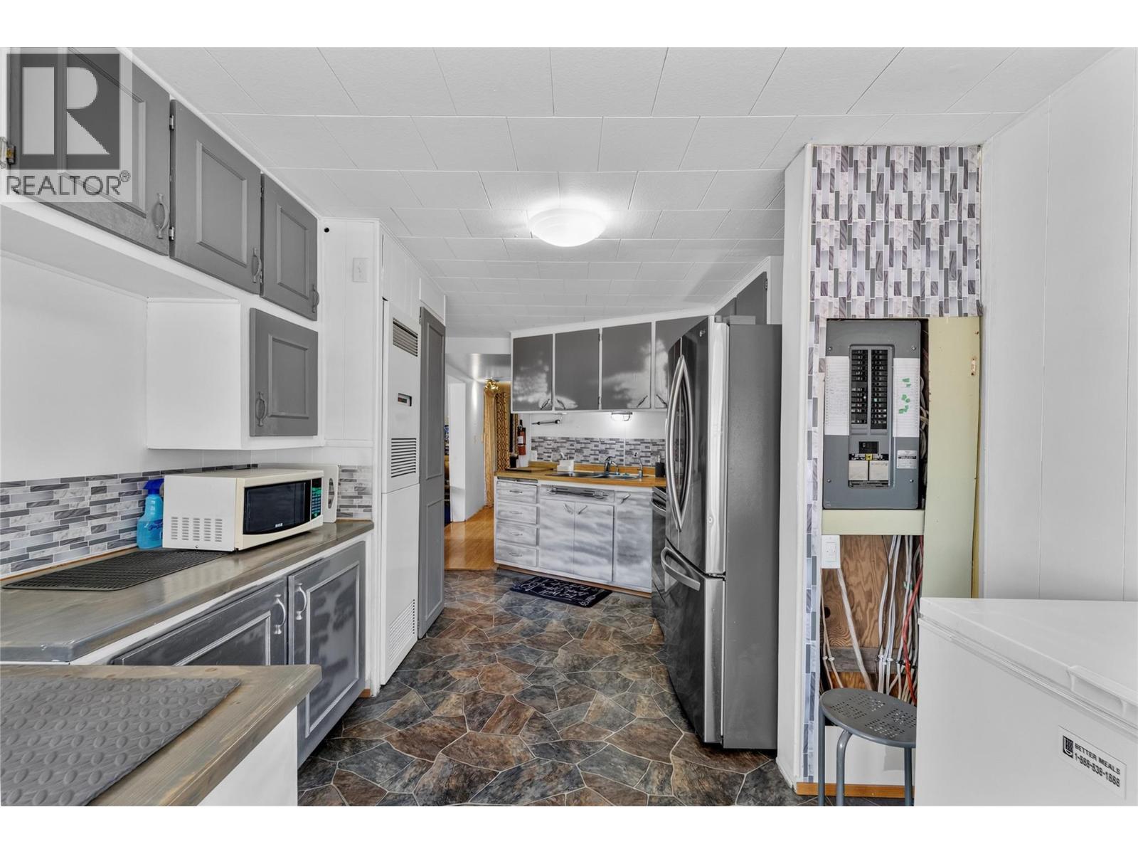443 Morgan Avenue Property Photo 12