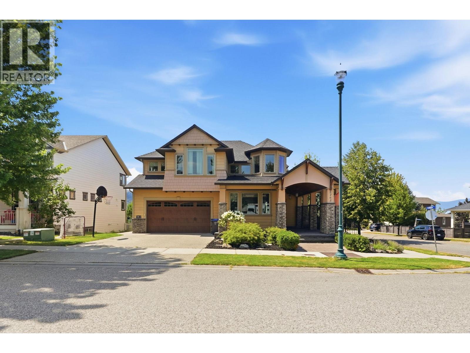 5765 Mountainside Drive Property Photo 1