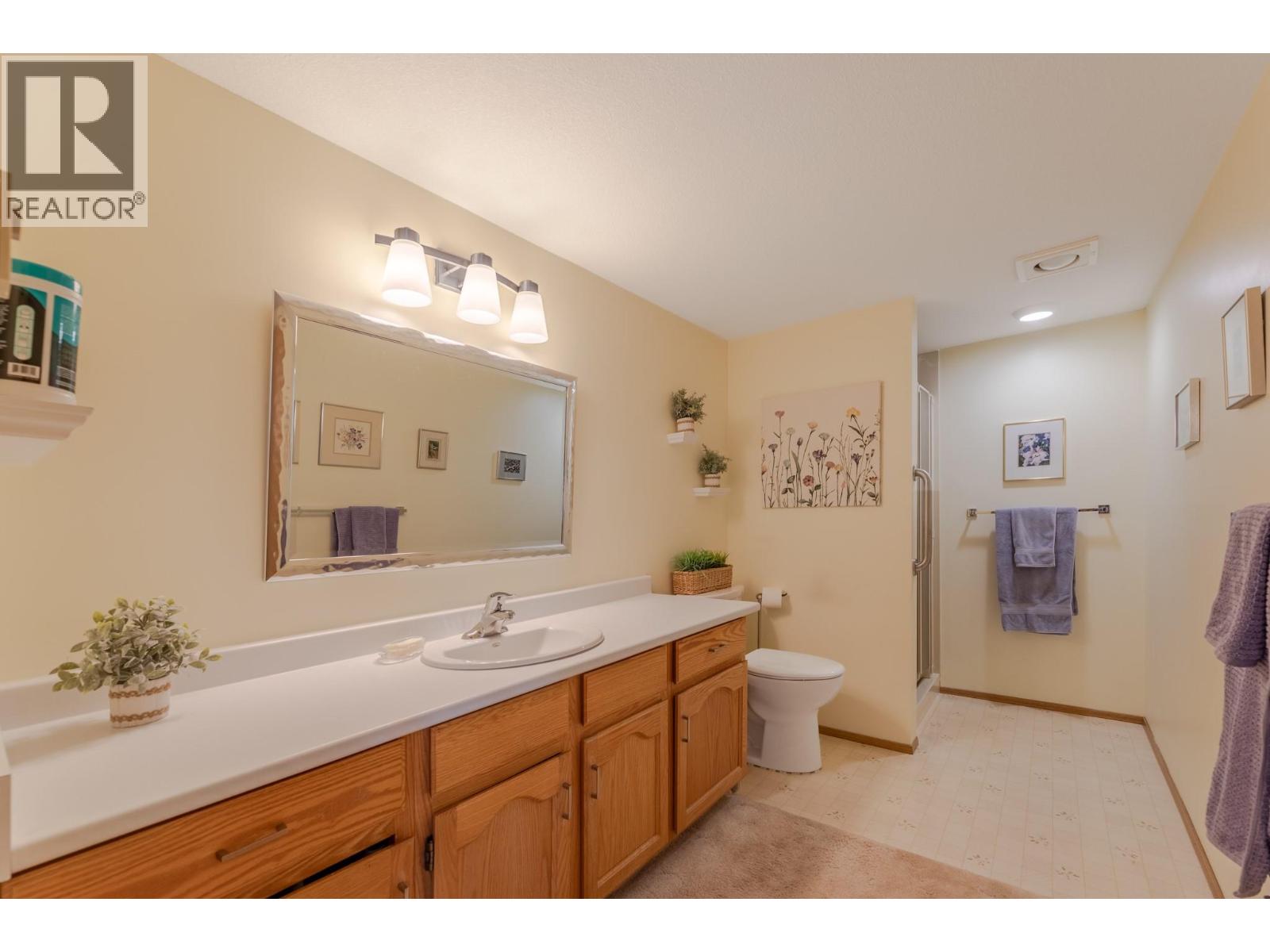 272 Green Avenue W Unit# 210 Property Photo 8