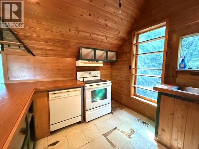 3178 Powell Road Road Property Photo 7