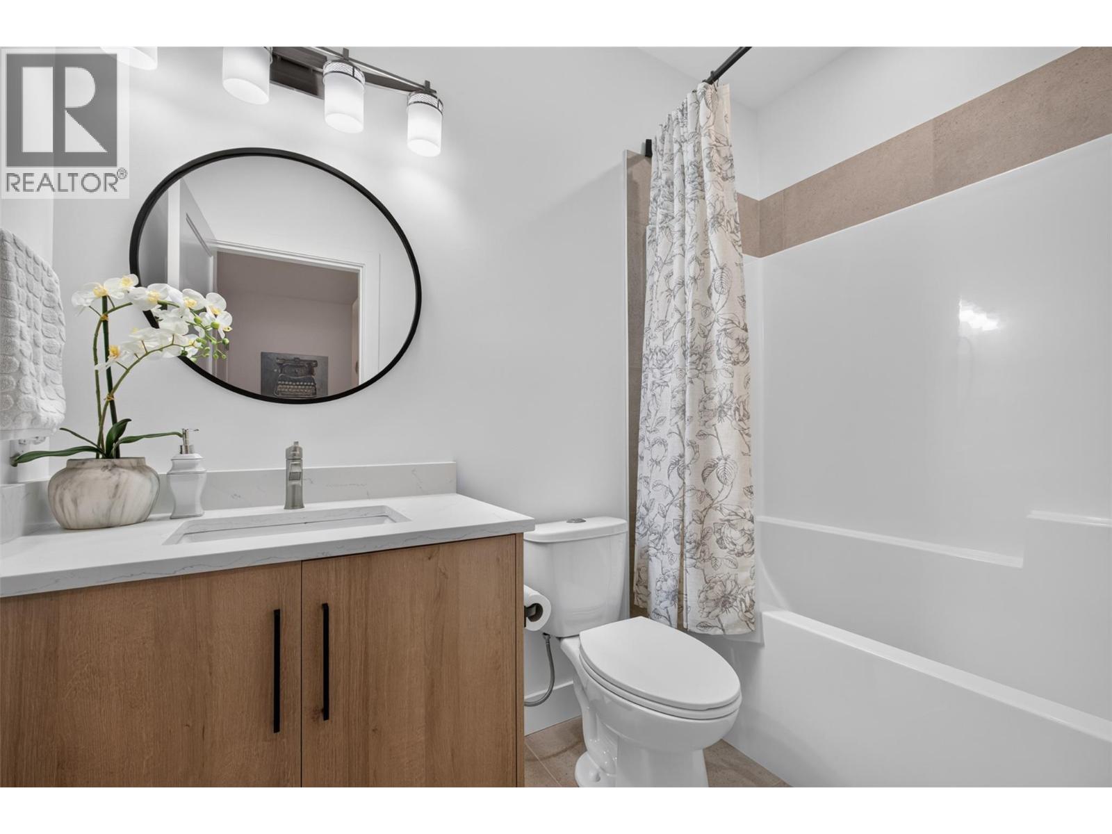 945 Borden Avenue Unit# 1 Property Photo 23