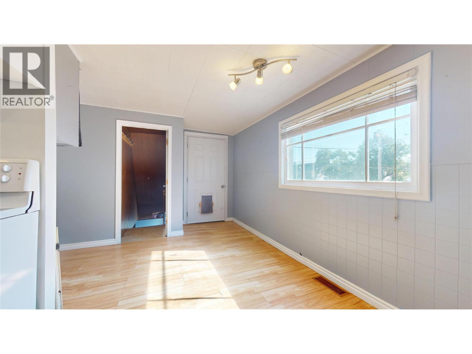 200 5th Avenue S Property Photo 12