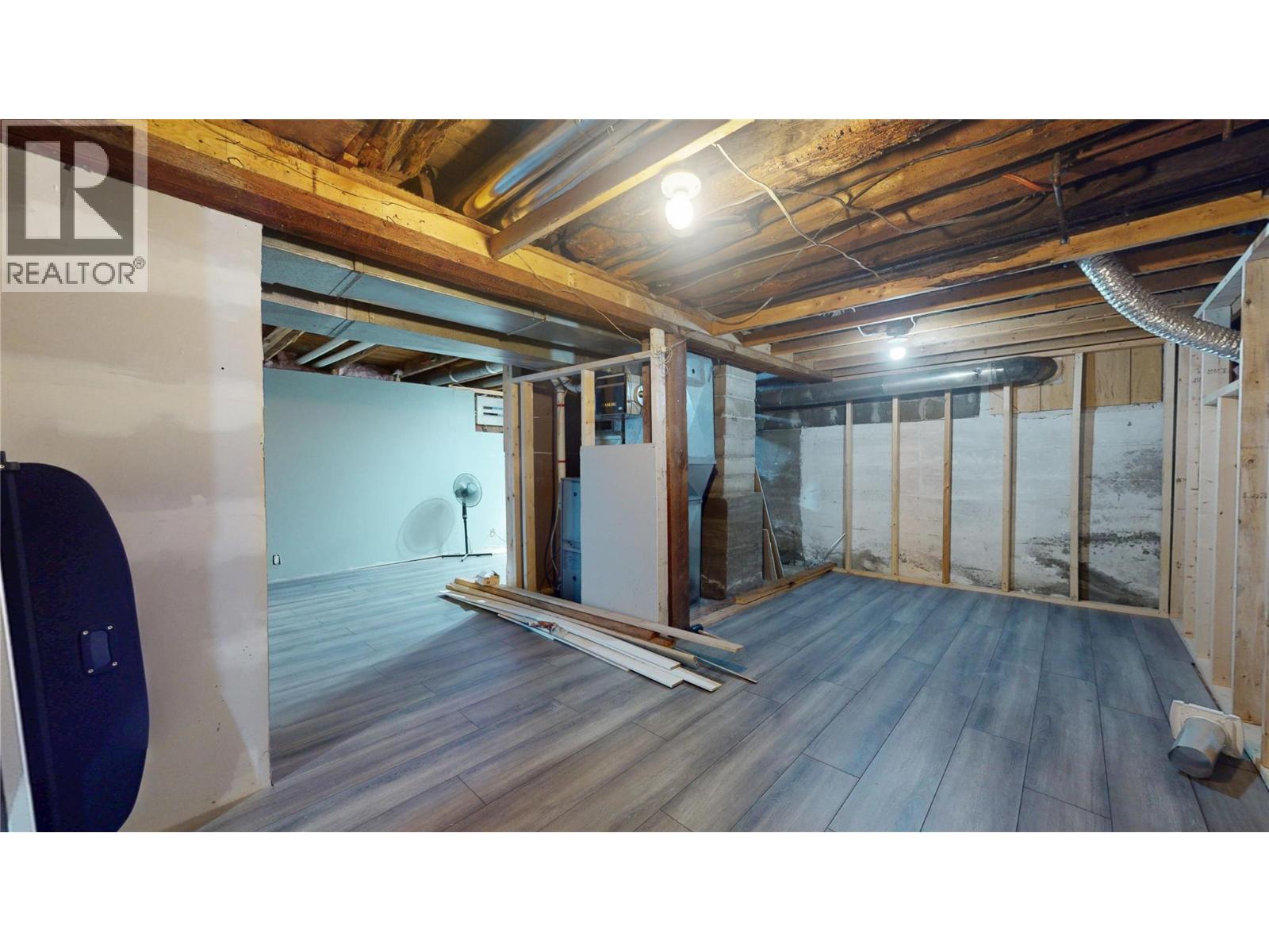 200 5th Avenue S Property Photo 28