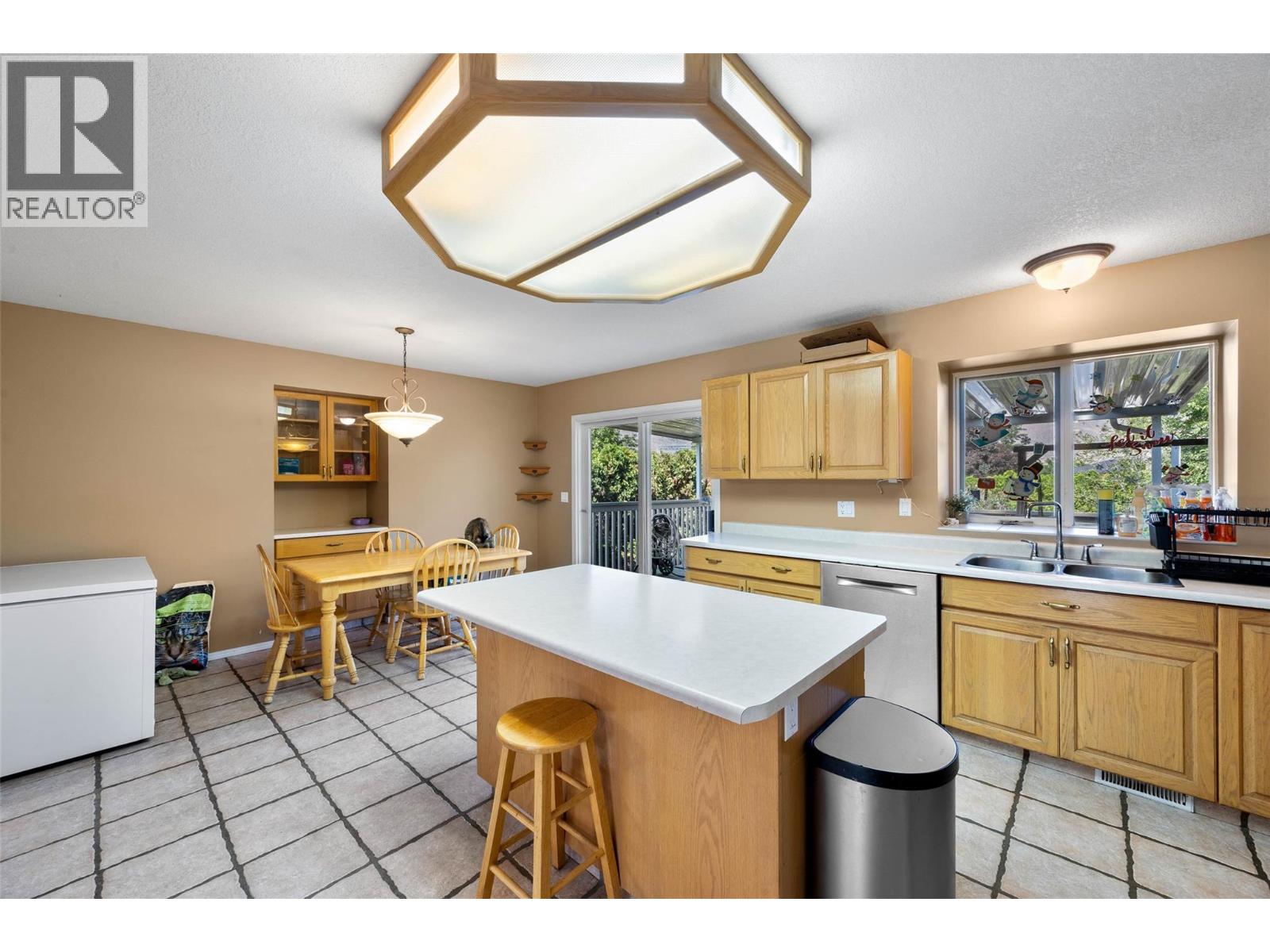 219 Strom Road Property Photo 14