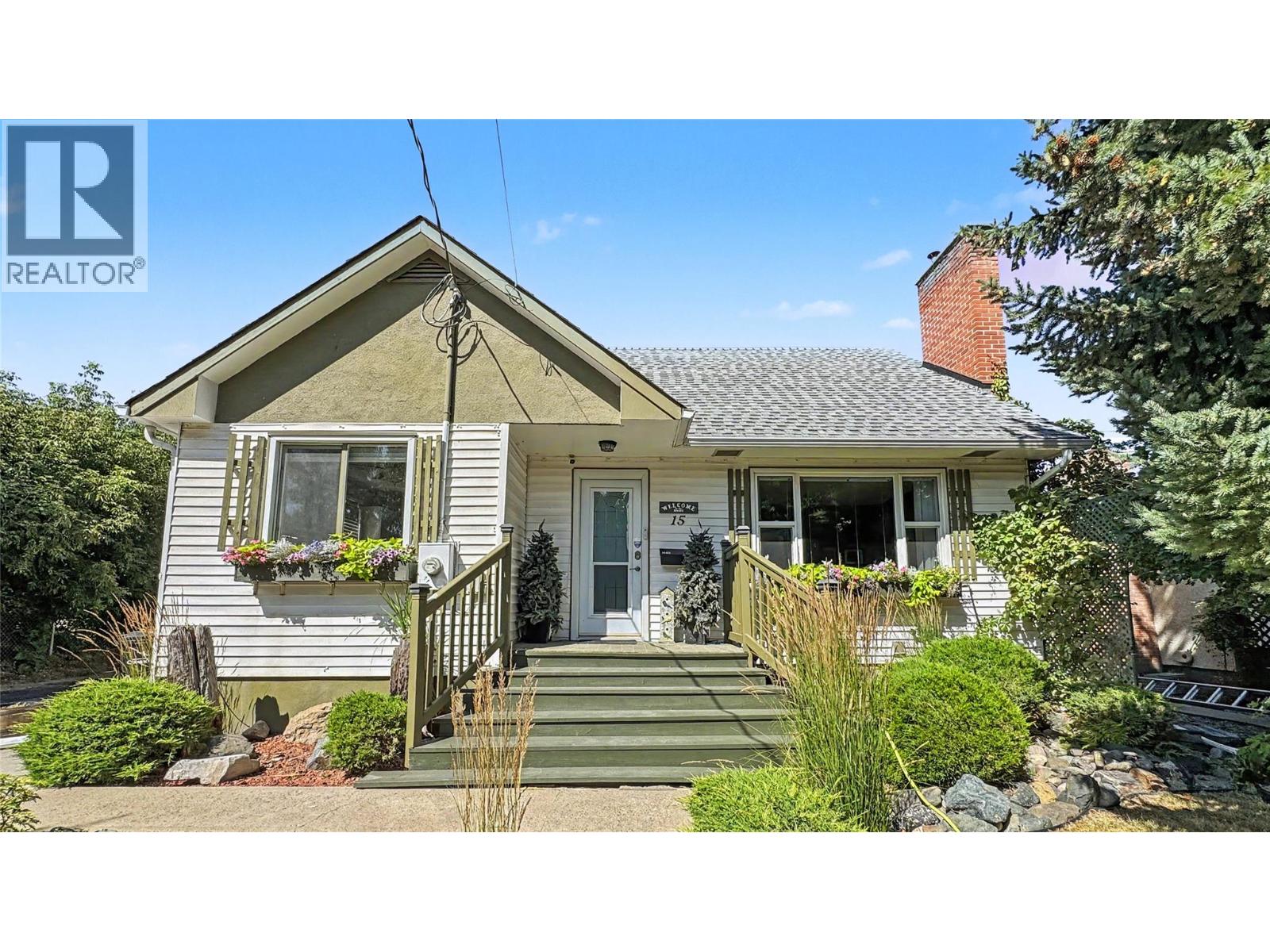 15 15th Avenue S Property Photo 2