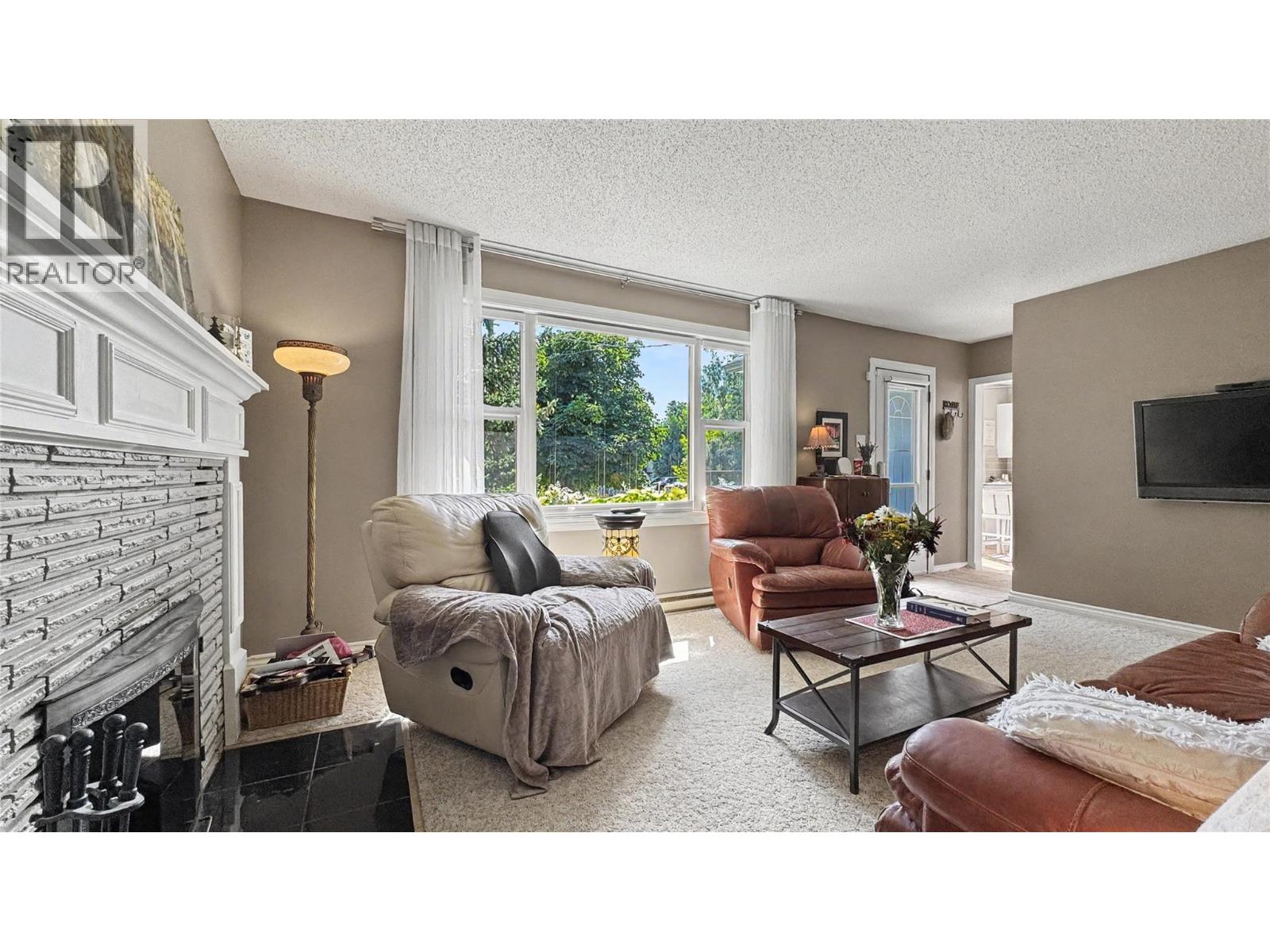 15 15th Avenue S Property Photo 4