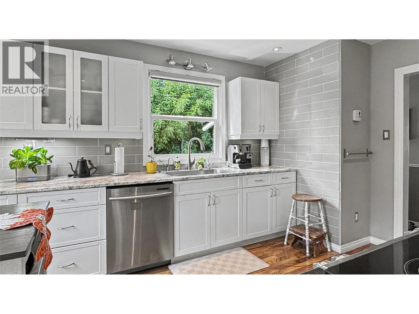 15 15th Avenue S Property Photo 13
