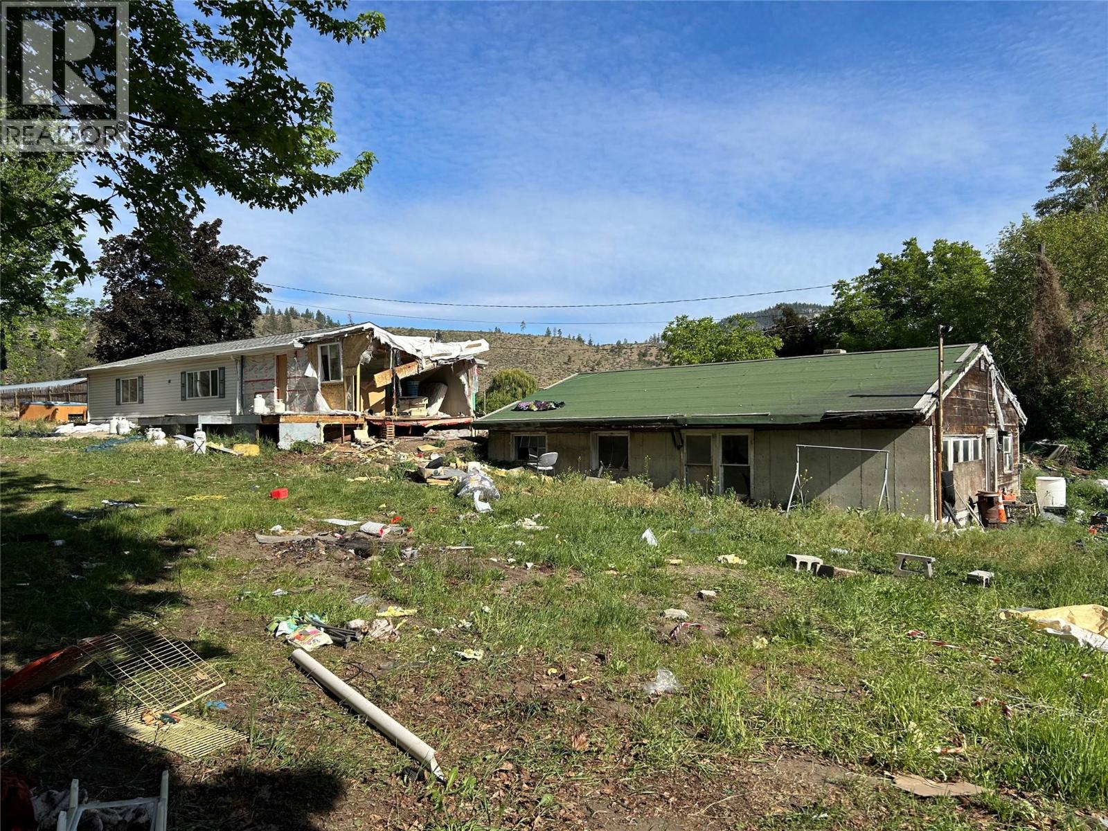 7561 Highway 97 Property Photo 1