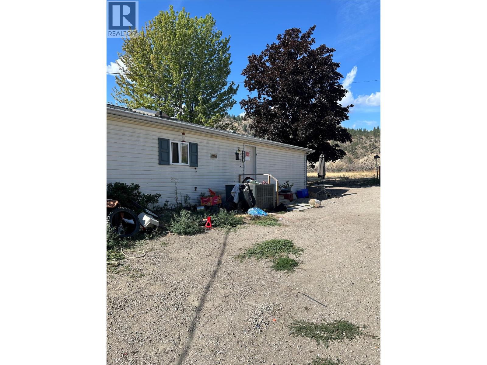 7561 Highway 97 Property Photo 2