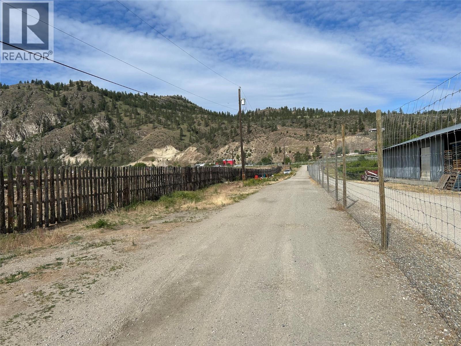 7561 Highway 97 Property Photo 15
