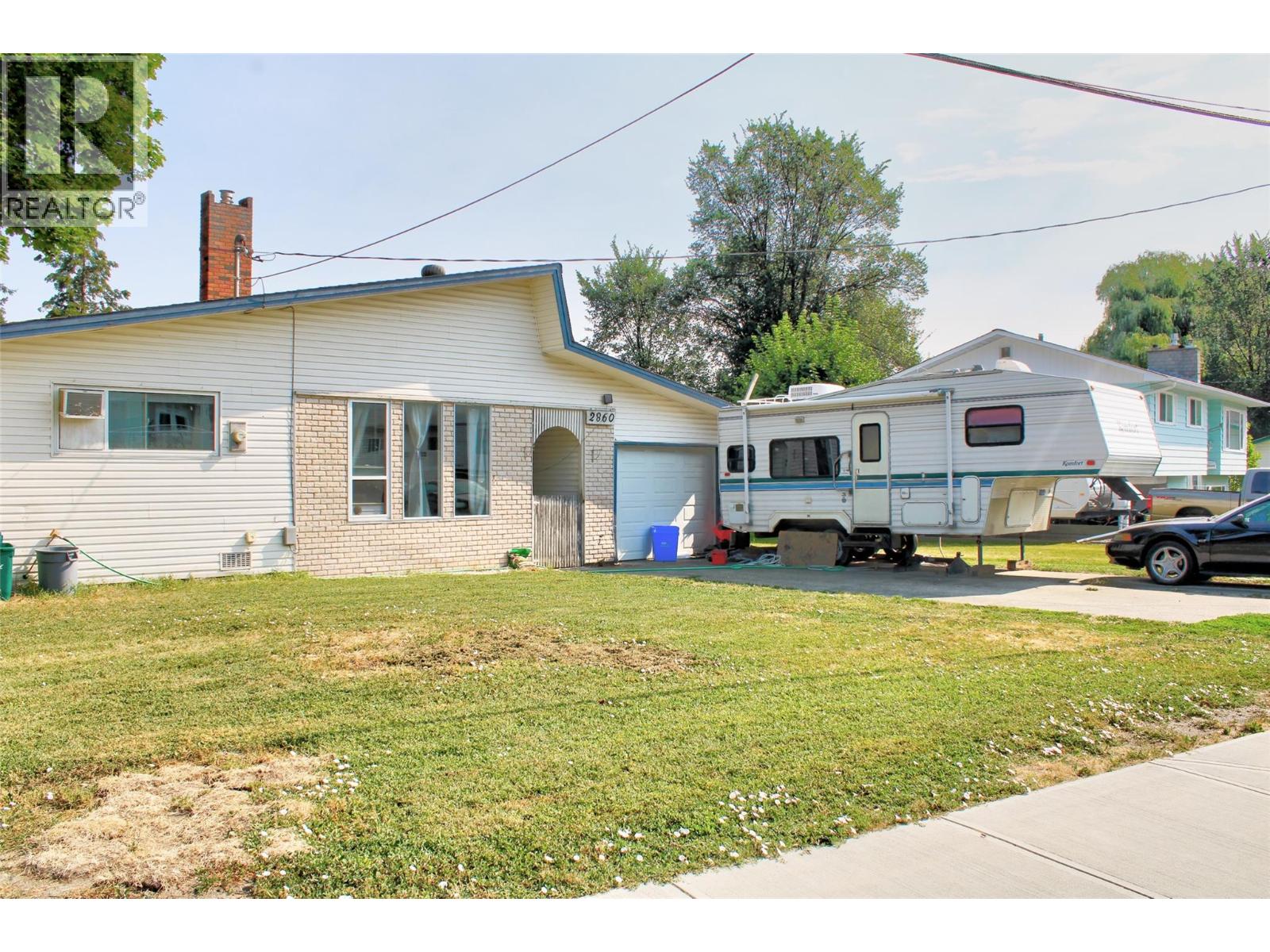2860 Willowdale Drive Property Photo 1