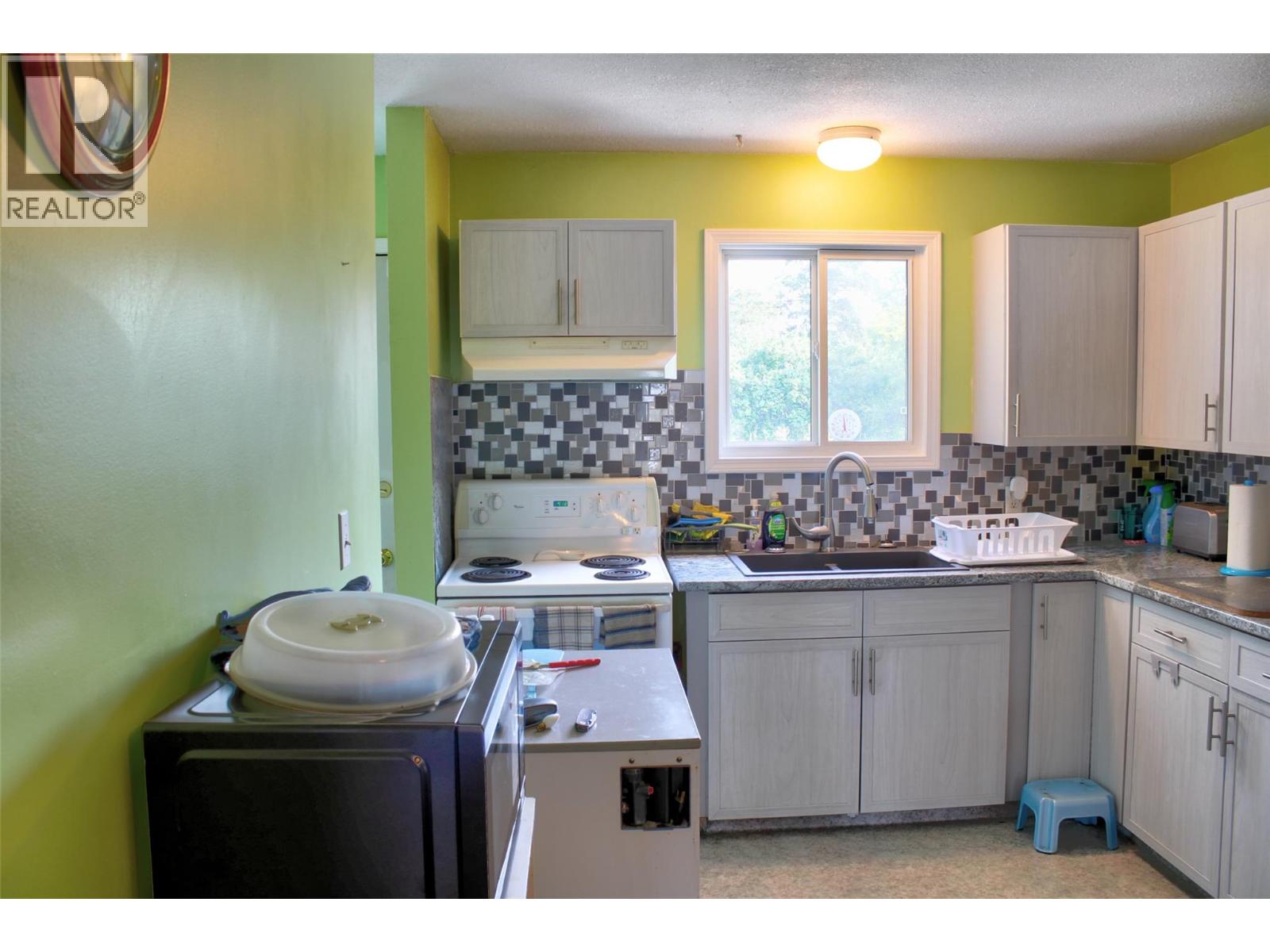 2860 Willowdale Drive Property Photo 5