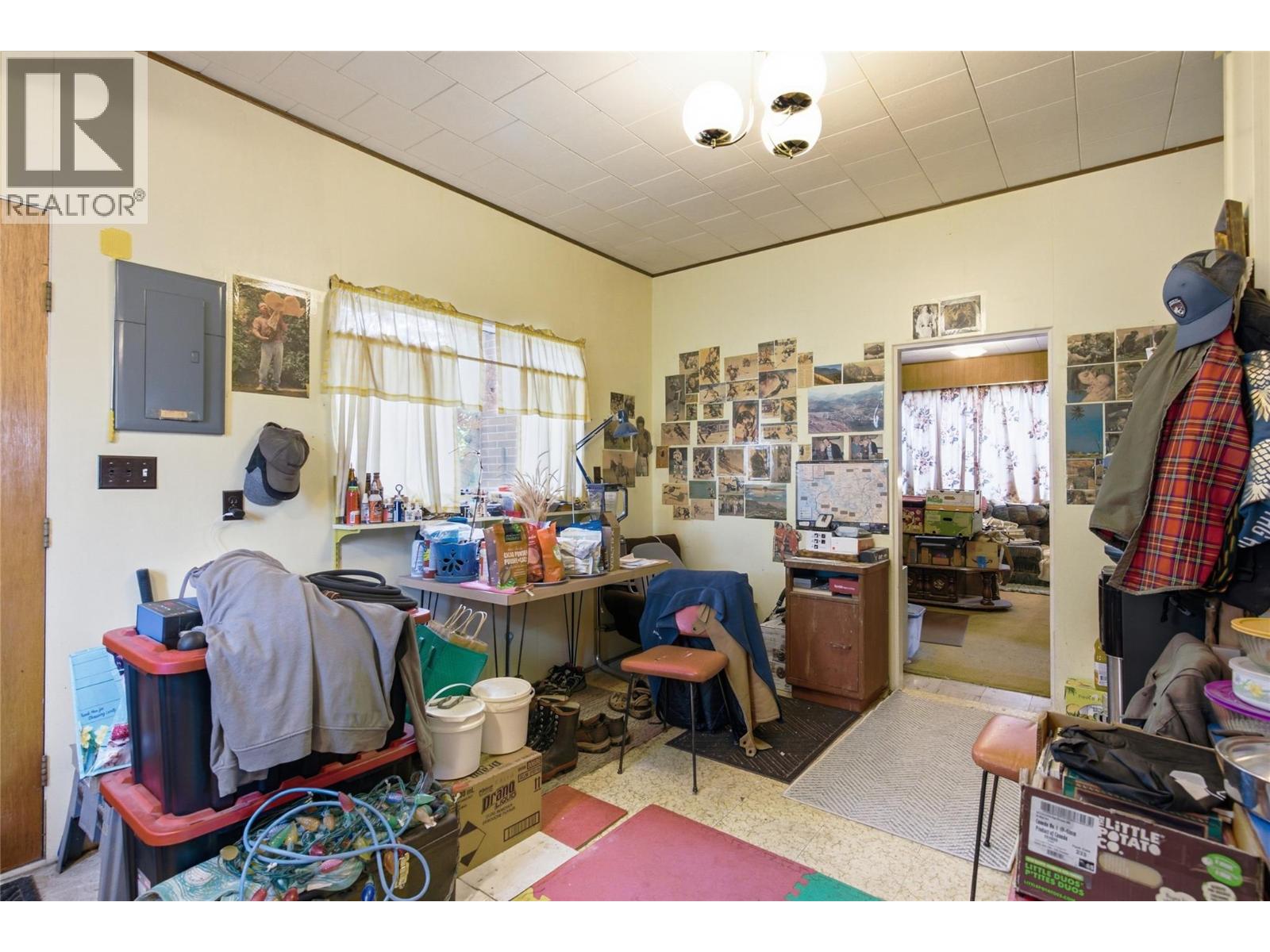 252 6th Street Property Photo 5