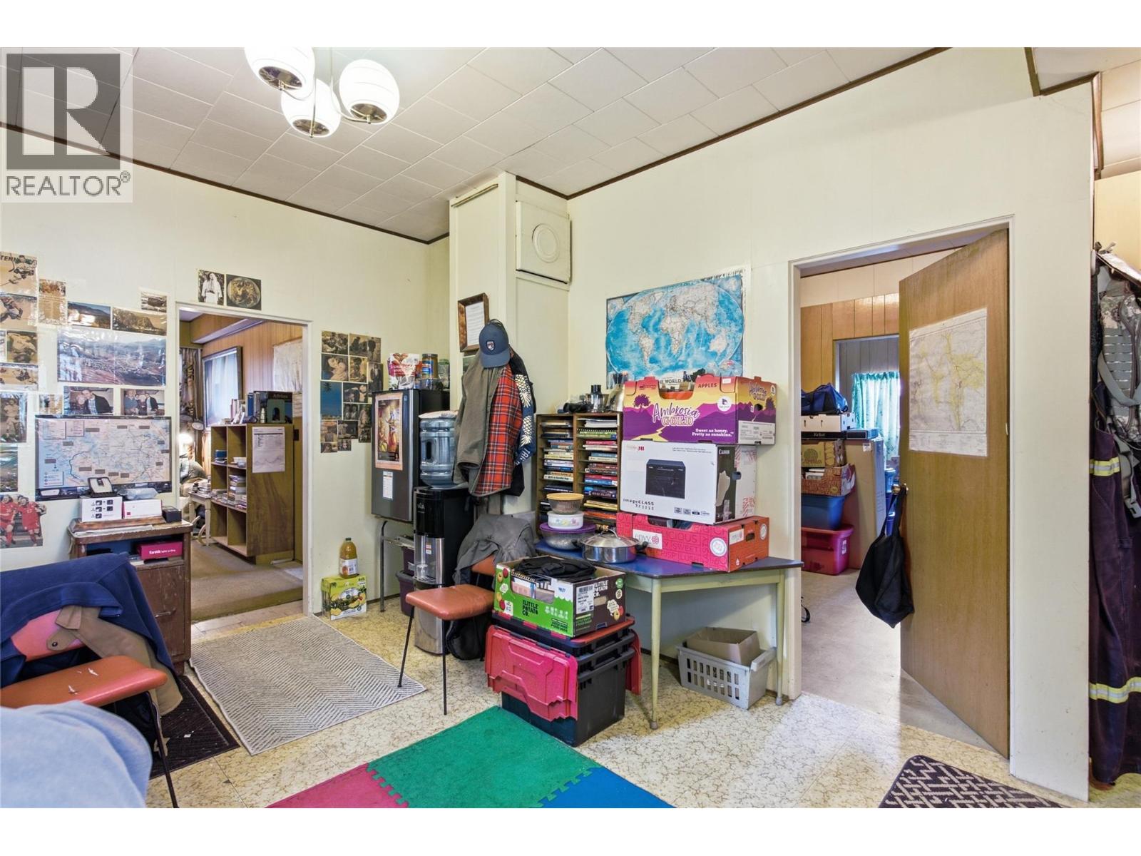 252 6th Street Property Photo 6