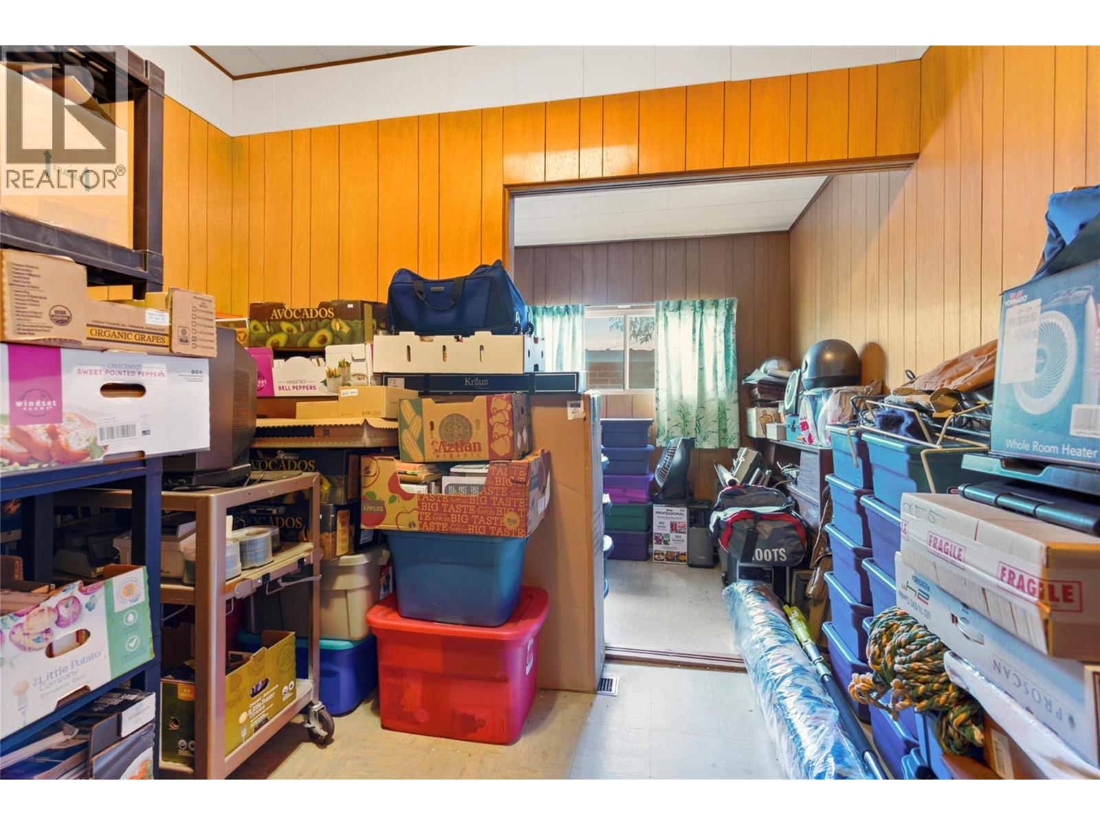 252 6th Street Property Photo 7