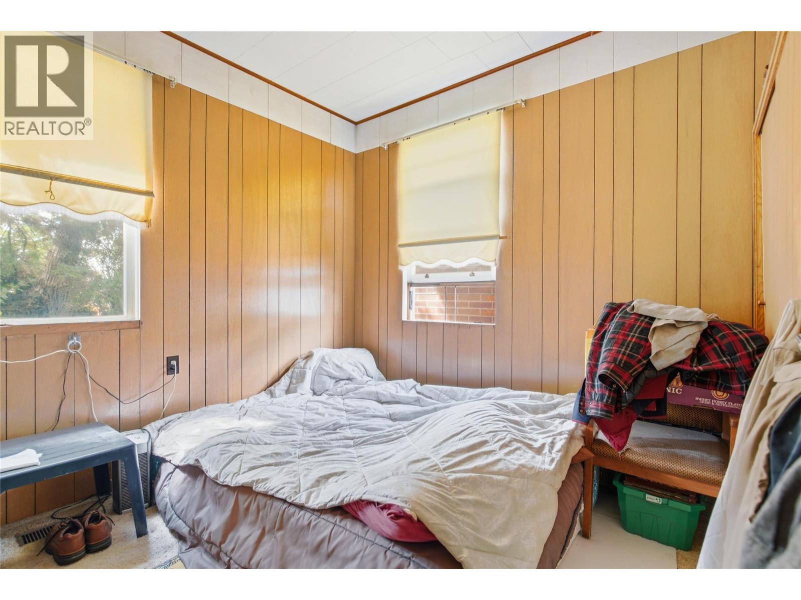 252 6th Street Property Photo 11