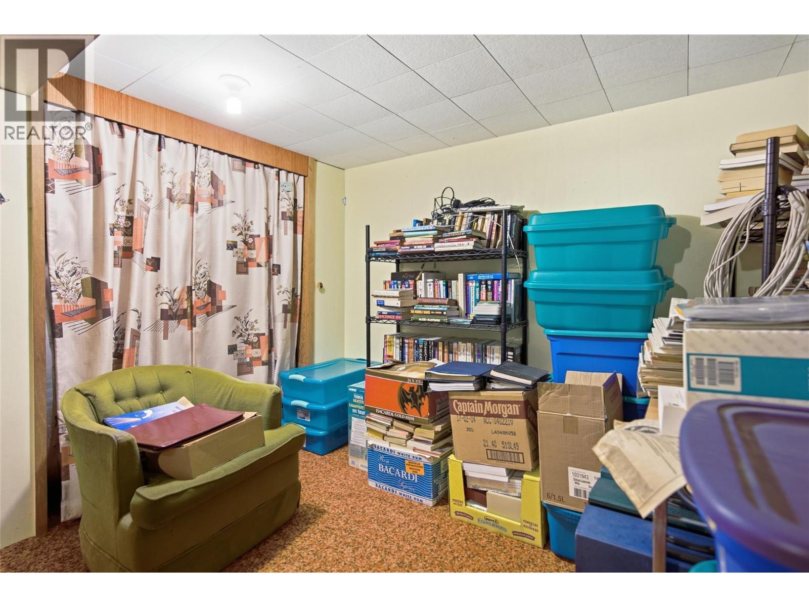 252 6th Street Property Photo 13