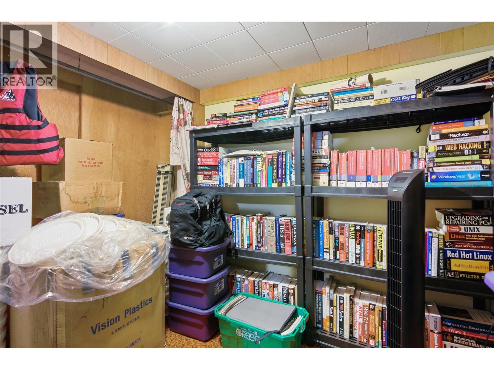 252 6th Street Property Photo 14
