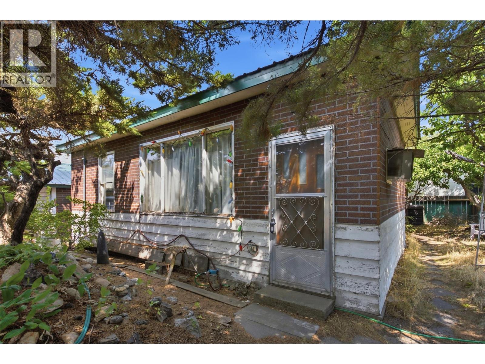 252 6th Street Property Photo 19