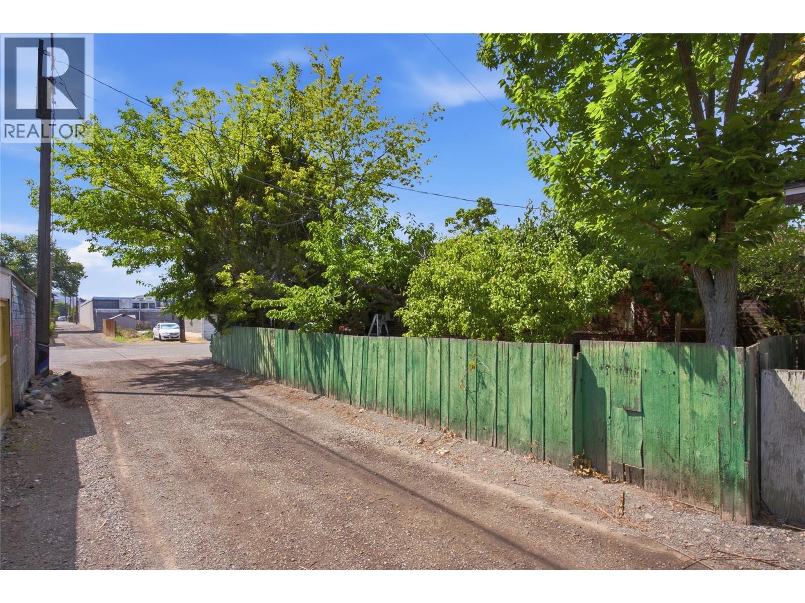 252 6th Street Property Photo 23