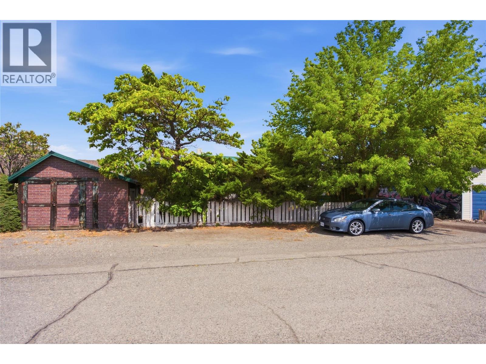 252 6th Street Property Photo 25