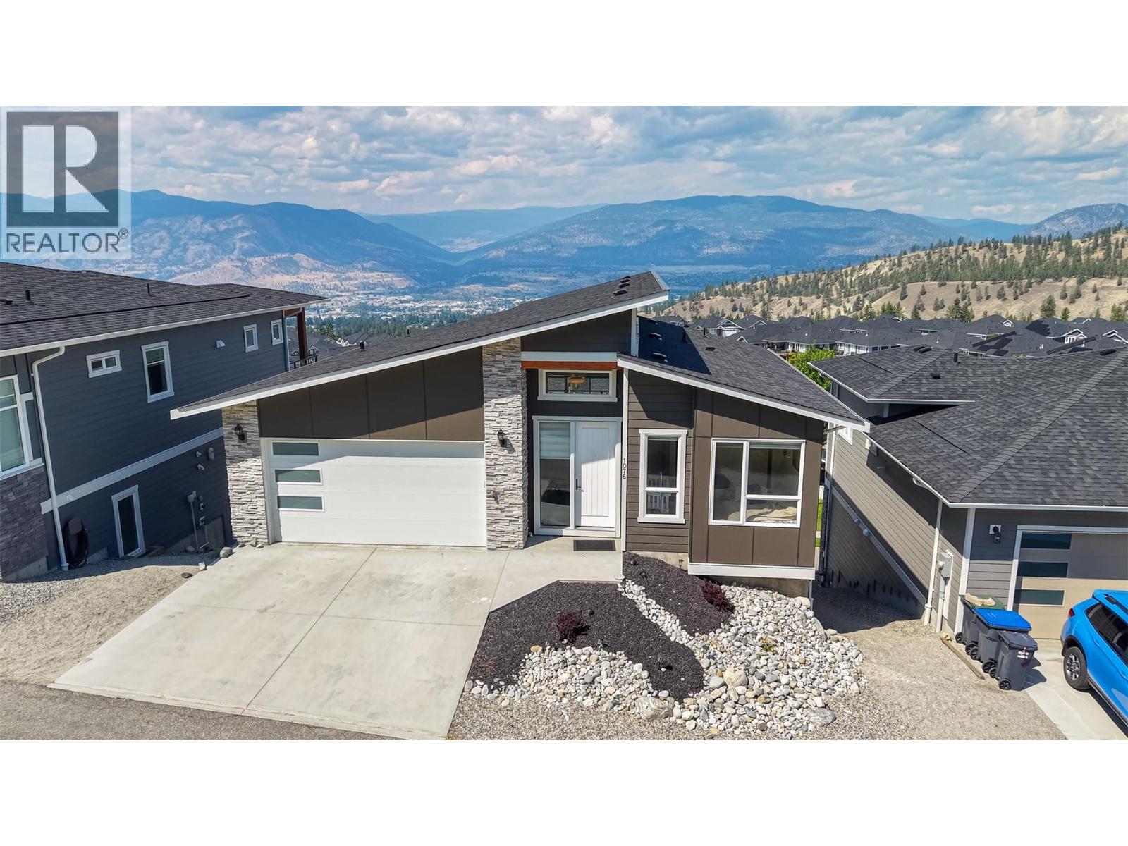 1076 Syer Road Property Photo 1